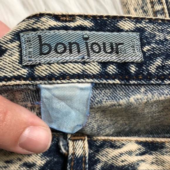 Bonjour Acid-washed High Waisted Mom Jeans - Picture 3 of 7